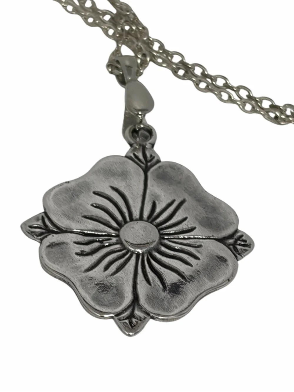 Silver Pewter Flower Pendent Necklace - 18”